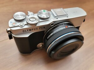 OLYMPUS オリンパス PEN E-P7＋標準ズームレンズ 14-42mm　2025年5月購入 ほぼ新品！　自動開閉レンズキャップ付き</a></h3>
                        